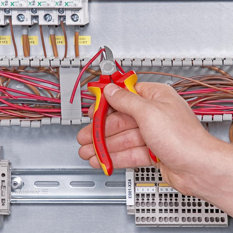 https://shop.cotra.hr/wp-content/uploads/2026/04/klijesta-bocne-sjecice-125-mm-1000v-knipex-70-06-125-3c7bdf52.jpg