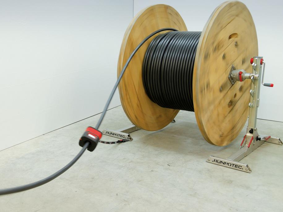 https://shop.cotra.hr/wp-content/uploads/2026/04/mjerac-kabela-digitalni-runpometer-rm-35-10172-bfa0b85f.jpg