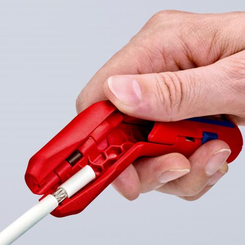 https://shop.cotra.hr/wp-content/uploads/2026/04/noz-za-skidanje-izolacije-indust-kabela-8-13-mm-za-desnjake-knipex-16-95-01-sb-98a6266d.jpg