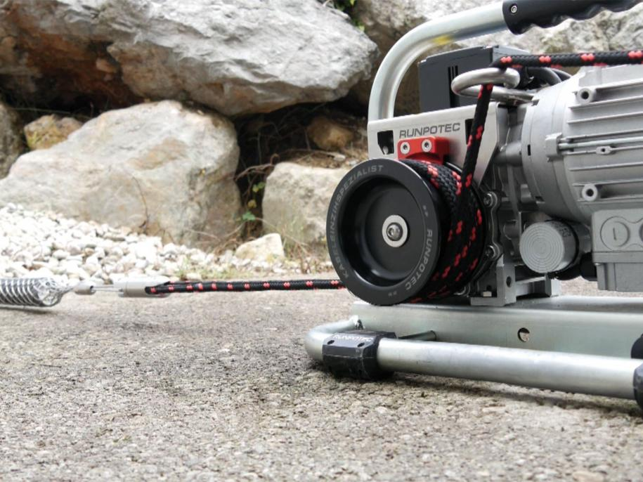 https://shop.cotra.hr/wp-content/uploads/2026/04/vitlo-za-provlacenje-kabela-capstan-winch-runpotec-cw-800-e-10138-2e39897a.png