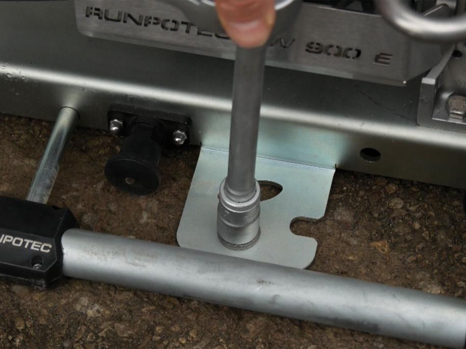 https://shop.cotra.hr/wp-content/uploads/2026/04/vitlo-za-provlacenje-kabela-capstan-winch-runpotec-cw-800-e-10138-e0d2fc5b.png